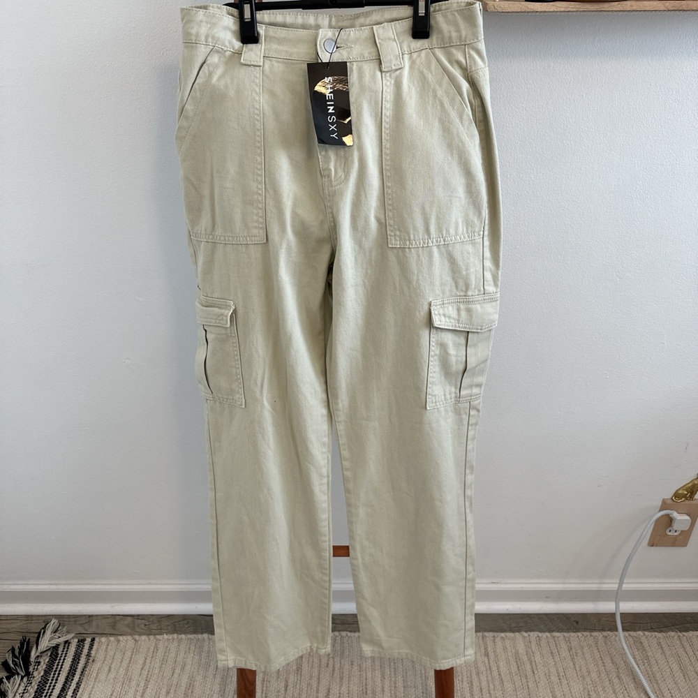 NWT high waisted cargo pants